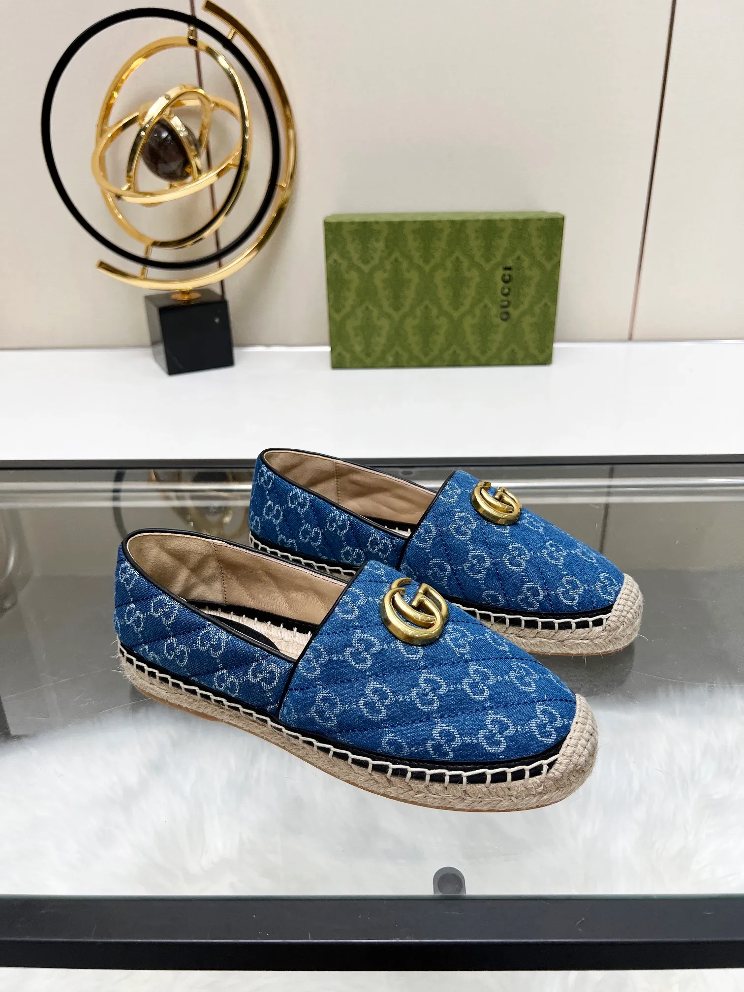 👟👟Ex-factory price 380👟👟 2024 new color early spring Gucci 🗽🗽Gucci classic logo logo canvas fisherman shoes, espadrilles made of double G imported fabric. The color of the brand's double G letter cross-woven pattern will be reinterpreted every season, and the charm of the collection elements will be interpreted through more fresh and eye-catching materials and designs. •Pink, dozens of colors, choose as you like, choose as you like •Women’s style •Number of sizes 35-42
